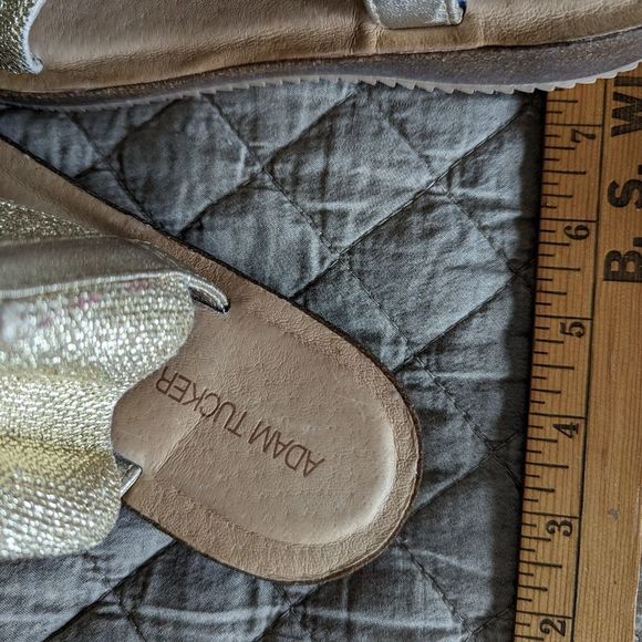 Adam tucker leather crossover strap sandals gold with back strap size 8 - Picture 3 of 5
